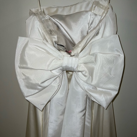 White House Black Market Wedding Dress - Picture 4 of 7